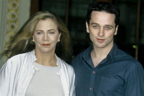 kathleen turner naked|Matthew Rhys regrets Kathleen Turner nude photo taken on stage